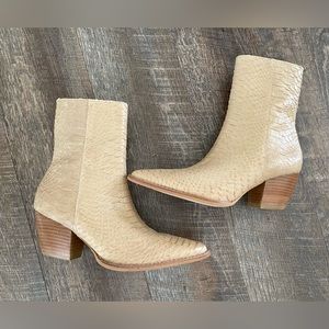 Matisse Caty Tan Snake Boots